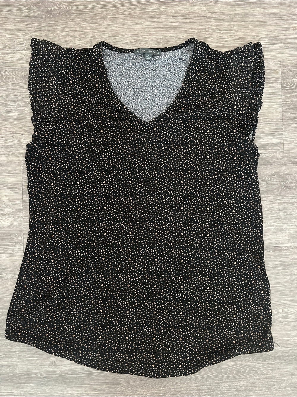 Apt. 9 Black V-Neck Flutter Sleeve Top with Cream Dot Print
